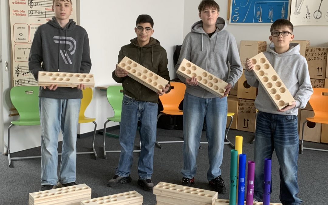 Boomwhacker-Aufbewahrung der Klasse 8a